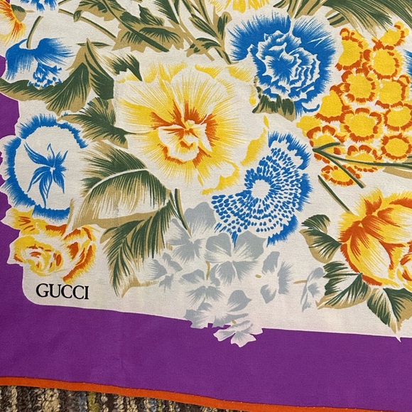 Authentic Gucci Silk Scarf for Neck, your Purse and/or Backpack - Picture 3 of 15